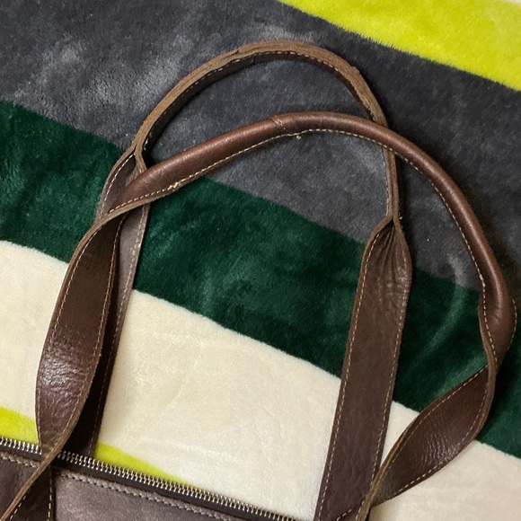 Sophisticated Dark Brown Leather Tote - Picture 15 of 16